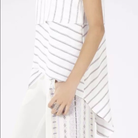 SALE‼️ BCBGMAXAZRIA asymmetrical hi-lo top - Picture 3 of 10